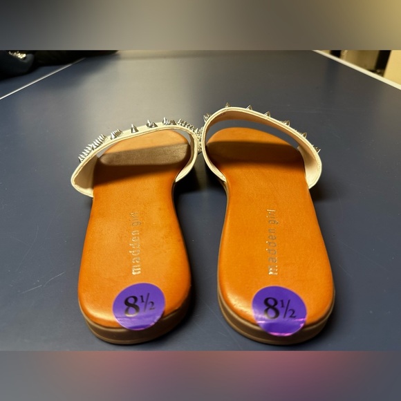 Madden Girl Women’s sandals with silver studs (size 8 1/2) - Picture 8 of 9